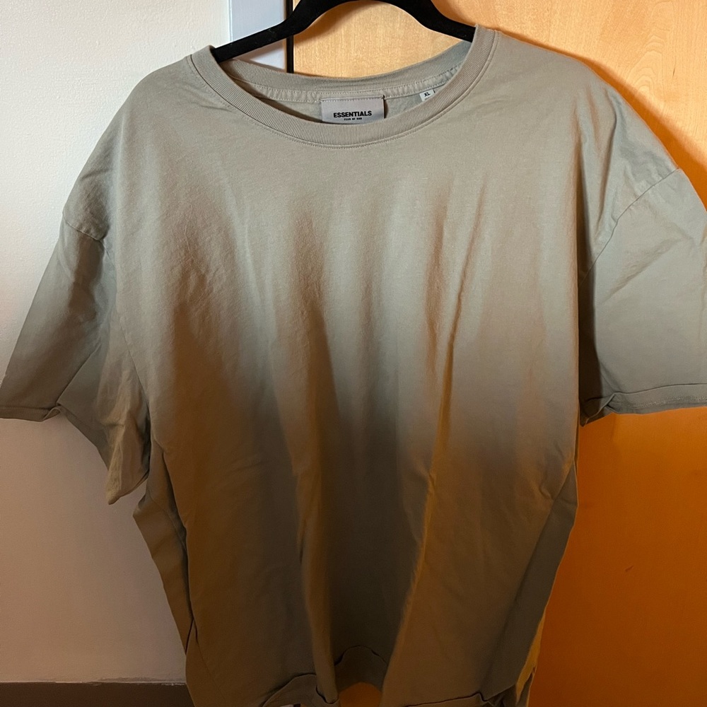 essentials x fear of god Olive T-Shirt. Size XL. Used.